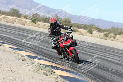 media/Dec-04-2025-Racers Edge (Thu) [[5ebc9f124d]]/3-B Group/3-Session 2 (Turn 7 Inside)/